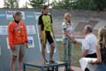 Naisjuniorien parhaat palkittavana. Nopein 500 m:llä oli Karoliina Räsänen, joka ajoi kotiradallaan.