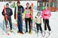 Miesten hiihtomestaruuden vei Rauni (vas.) vaikka Antti ja Jari panivat parhaansa mukaan kampoihin. Niko ja Katja voittivat puolestaan poikien ja tyttöjen sarjat.