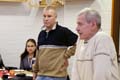 Esa-Pekka Viinikka, koulun vetäjä ja Olli Haavisto, jaoston puheenjohtaja jakoivat palkinnot fillarikoulun oppilaille.