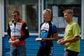 M-50 1. Rauni Eklund, TCC ja 2. Ano Korhonen, IK-32 sekä palkintojenjakaja Esa-Pekka Viinikka.