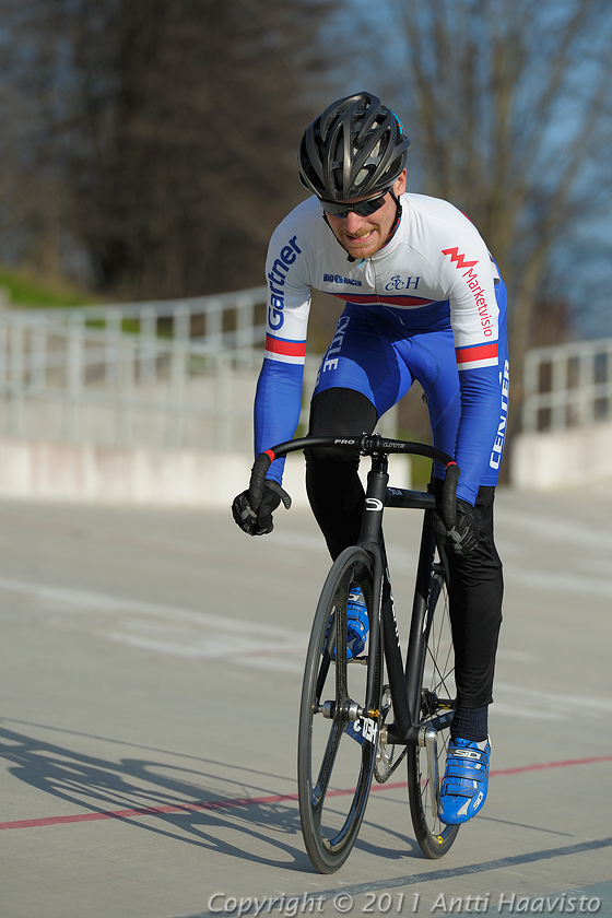 _DSC8138.jpg - Ratapyöräilykilpailut Helsingin Velodromilla