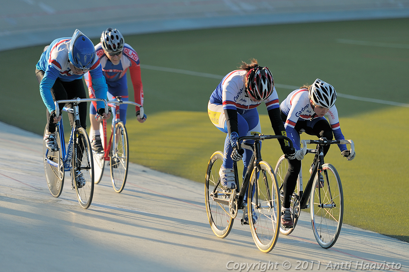 _DSC8693.jpg - Ratapyöräilykilpailut Helsingin Velodromilla