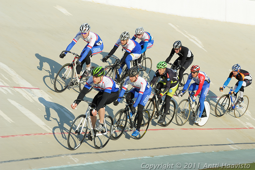 _DSC8737.jpg - Ratapyöräilykilpailut Helsingin Velodromilla