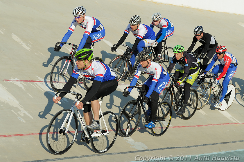 _DSC8741.jpg - Ratapyöräilykilpailut Helsingin Velodromilla
